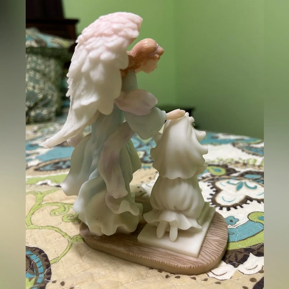 Communion Girl Figure- Seraphim Classics - Picture 3 of 4